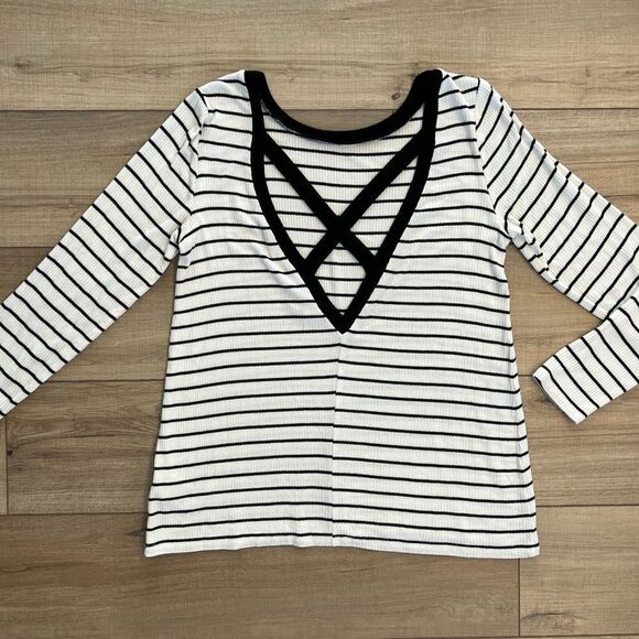 BB Dakota Stripe Sweater open back medium M soft stretchy women’s Nordstrom - Picture 3 of 5